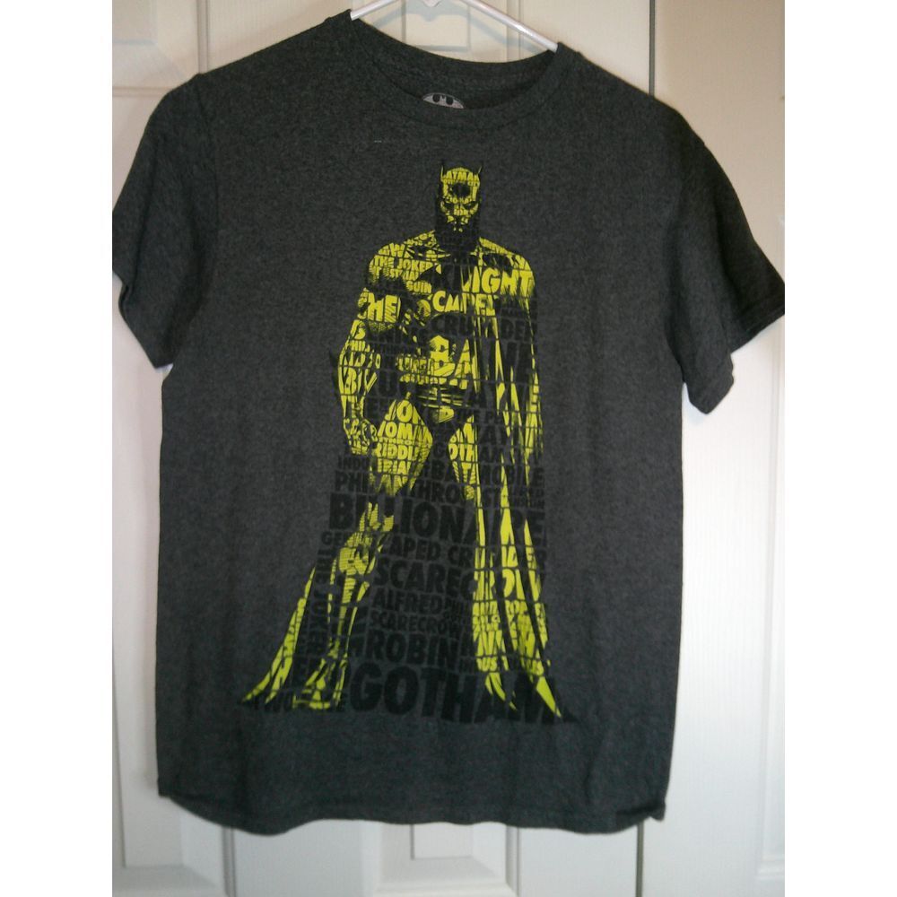 Batman DC Comics Graphic T-Shirt‎ Yellow Character Typography Design Size Small